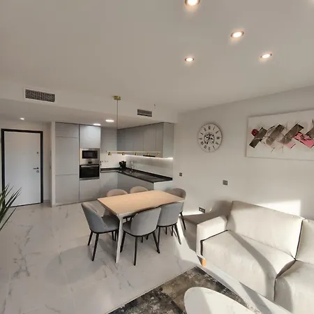 Eagle Tower By Luxury Μπένιντορμ